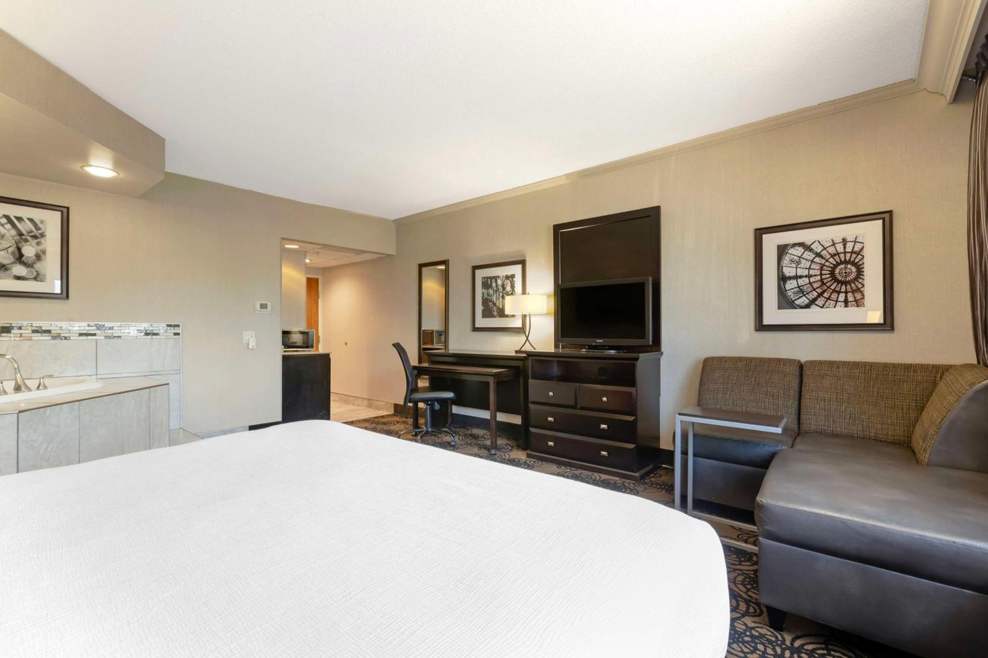 Best Western Plus Midwest Inn Омаха Экстерьер фото