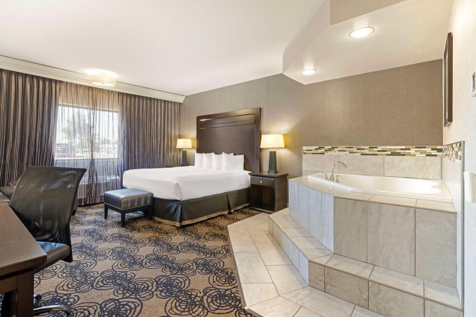 Best Western Plus Midwest Inn Омаха Экстерьер фото