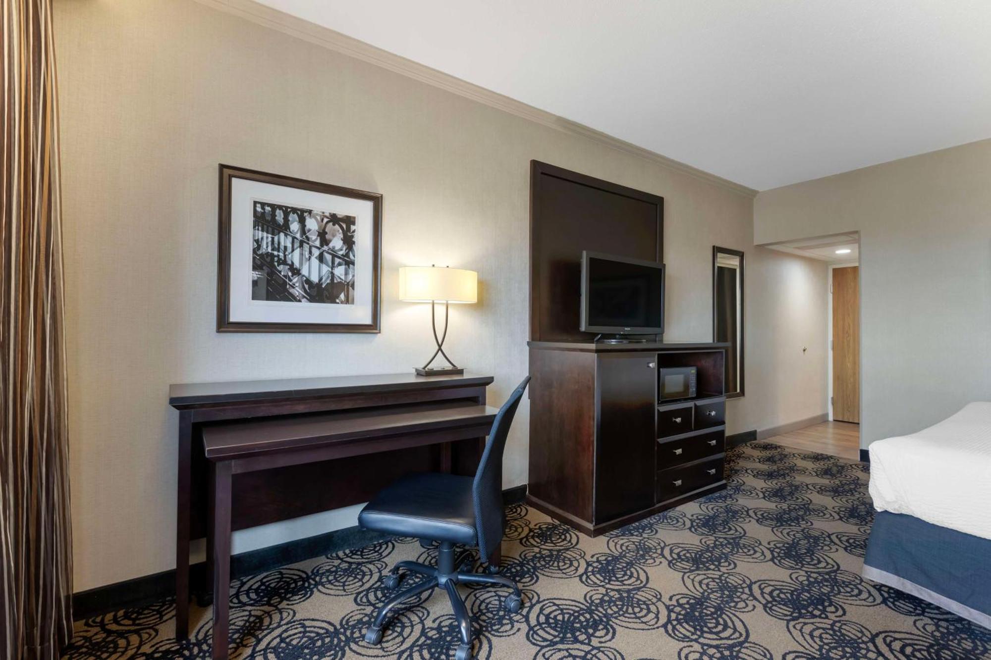 Best Western Plus Midwest Inn Омаха Экстерьер фото